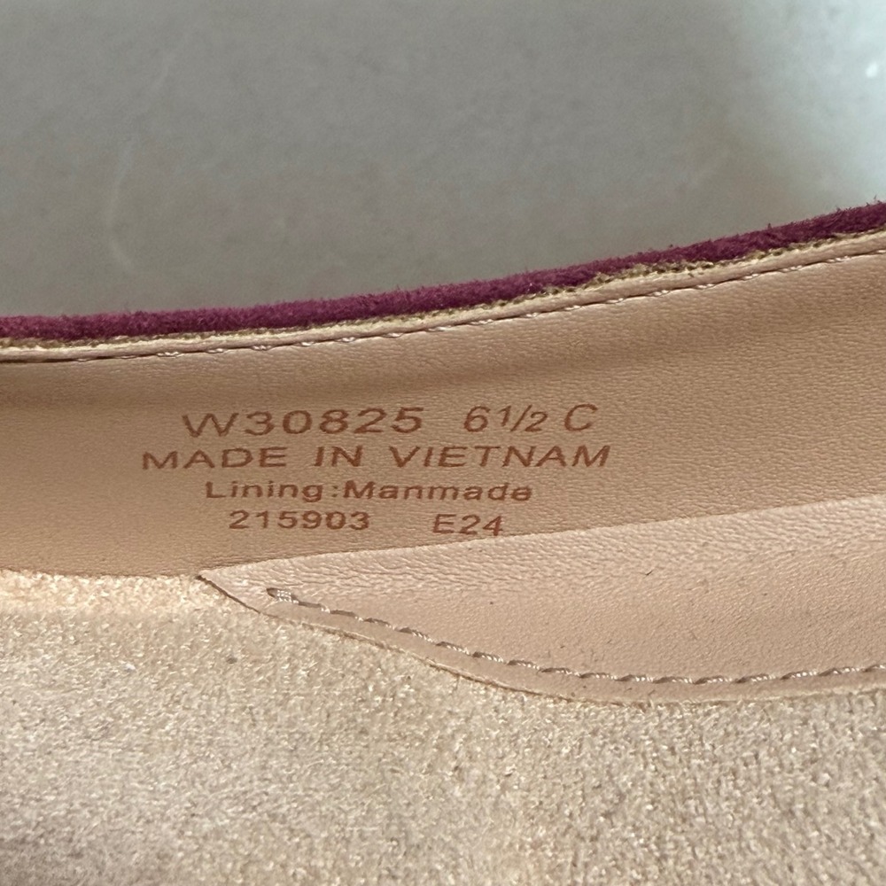 NWOT‎ Cole Haan Burgundy Suede Patent Cap Toe Block Heel Pumps W30825 6.5C Wide - Picture 8 of 9